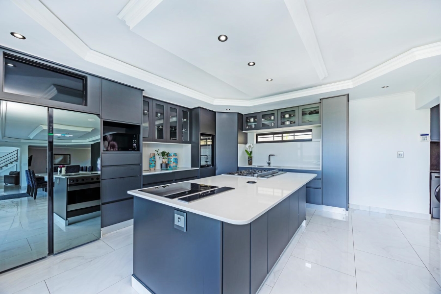 8 Bedroom Property for Sale in Plattekloof Western Cape